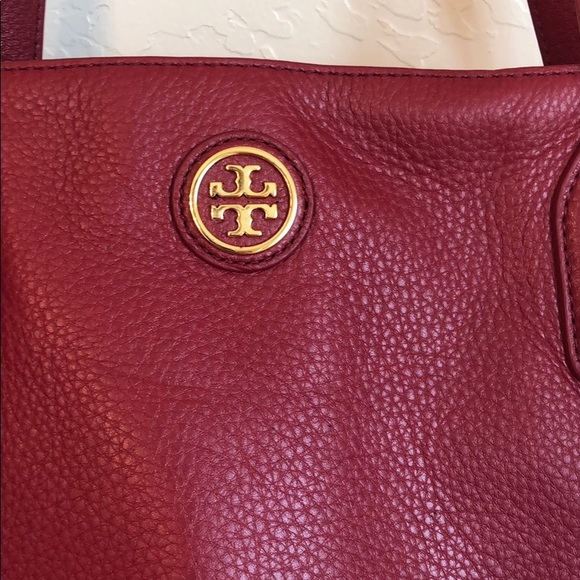 Tory Burch crimson leather bucket bag - Picture 2 of 8